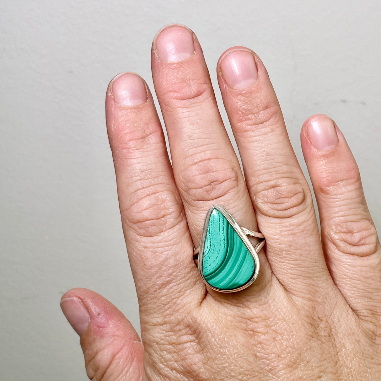 Malachite teardrop ring s.10 KRGJ2624