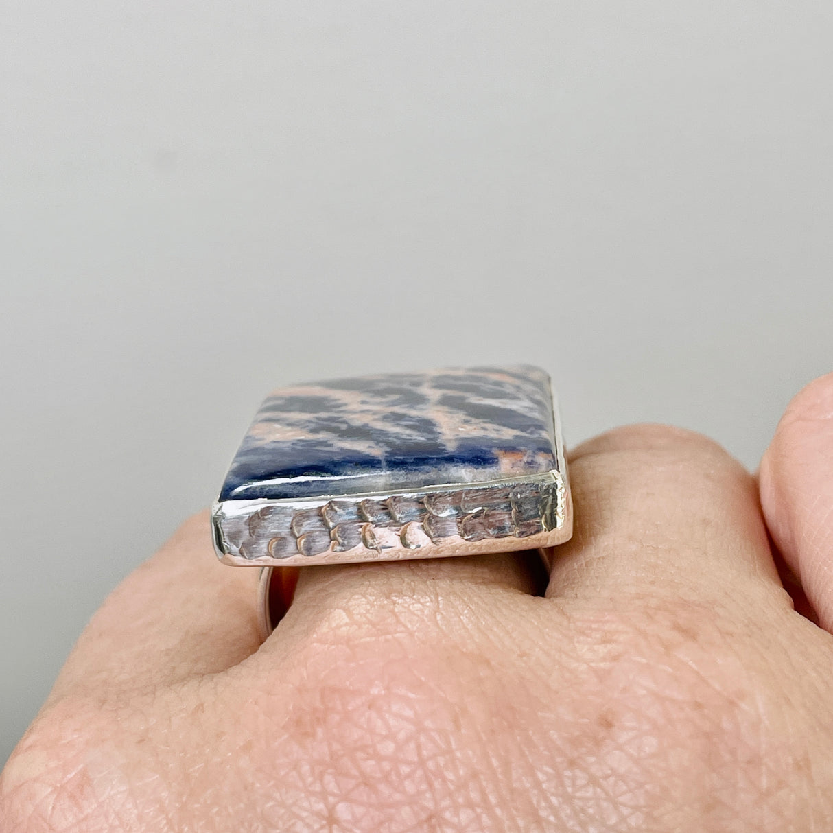 Sodalite square statement ring s.11 KRGJ938