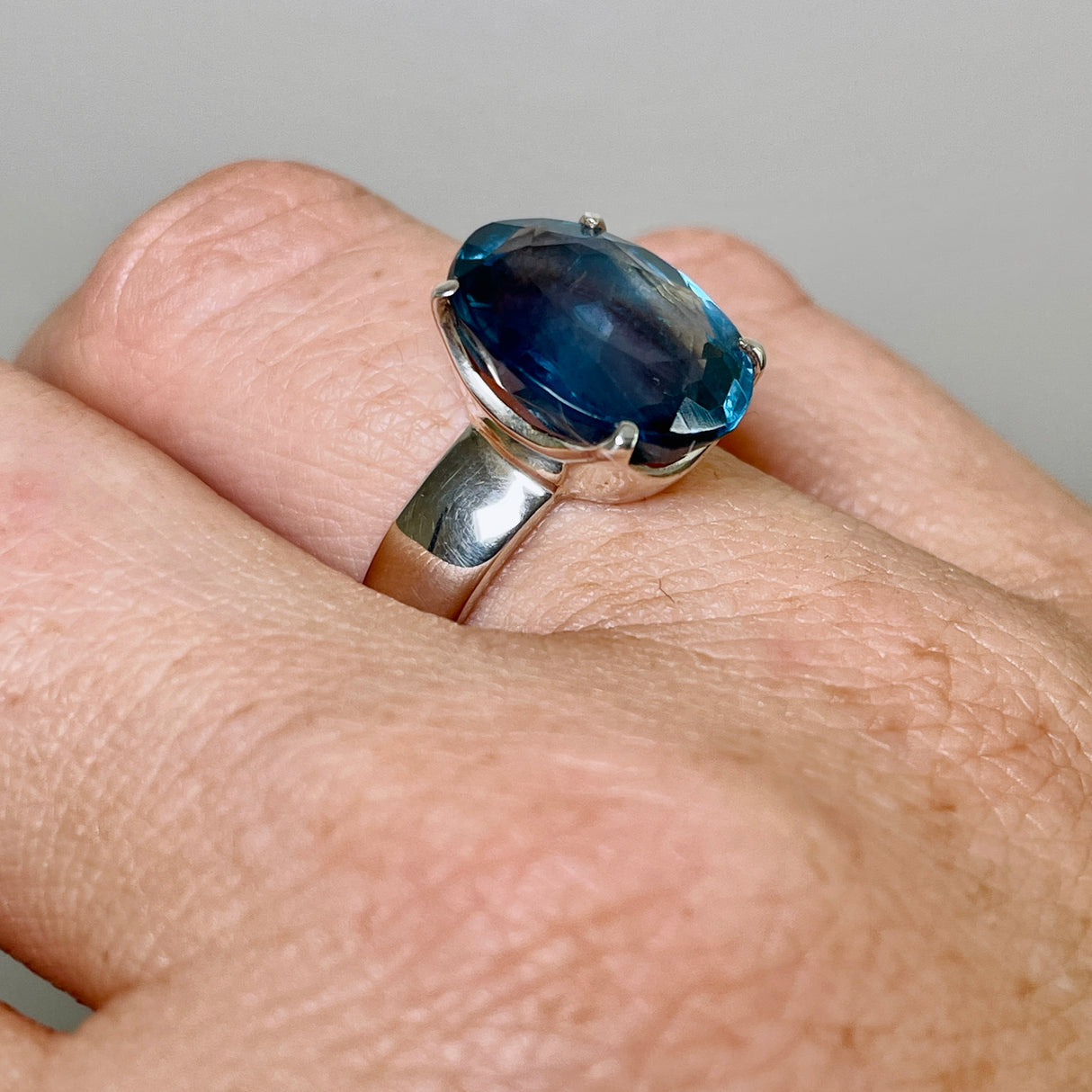 Fluorite Oval Faceted Ring s.7 PRGJ305