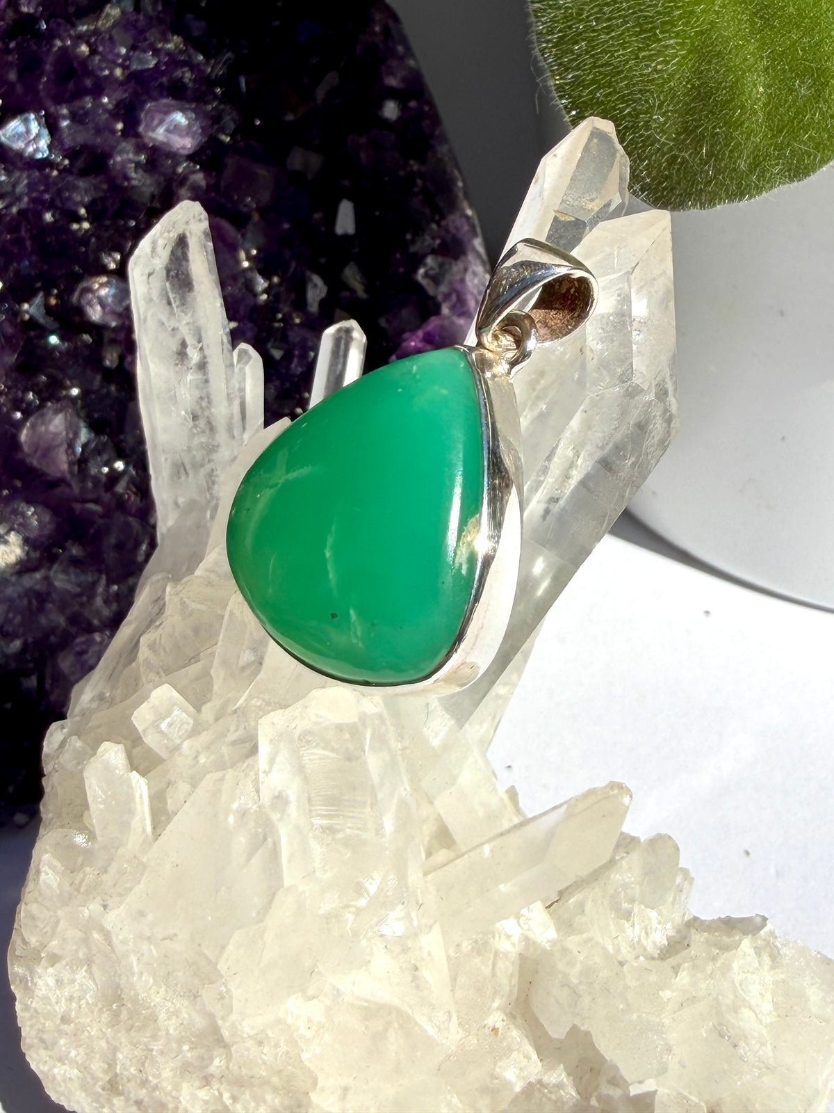 Chrysoprase Teardrop Pendant KPGJ3922