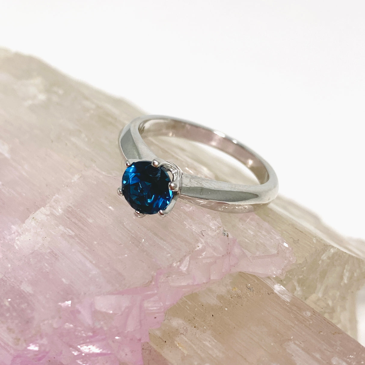 London Blue Topaz Round Solitaire Faceted Ring Size 7 HRGJ-57