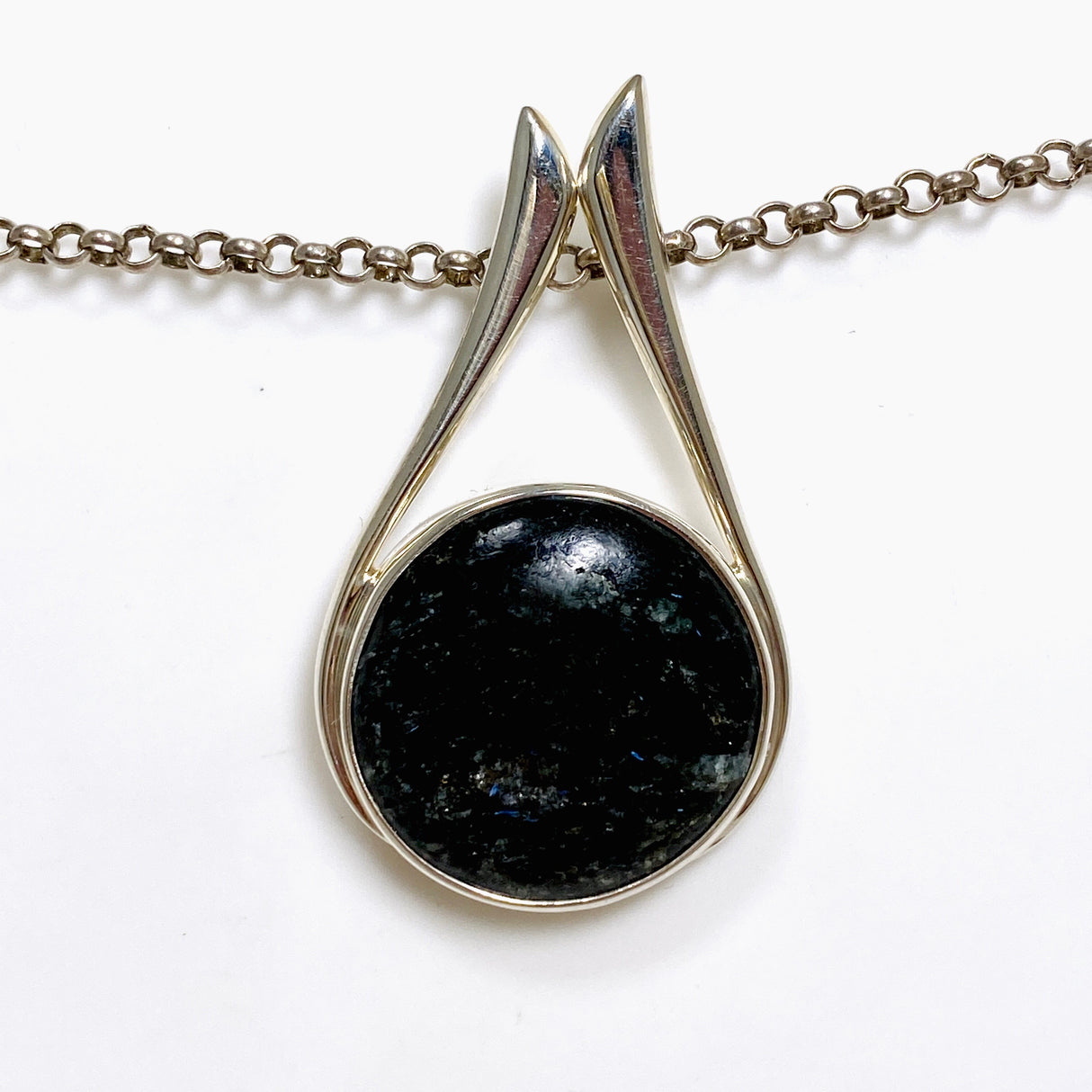 Nuummite Round Cabochon Pendant BTP-67