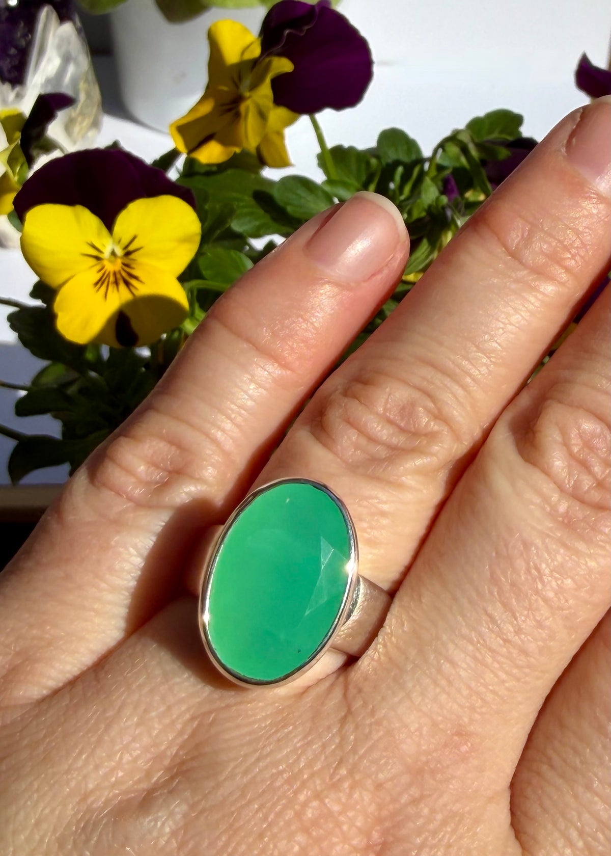 Chrysoprase Faceted Oval Ring Size 7.5 PRGJ472