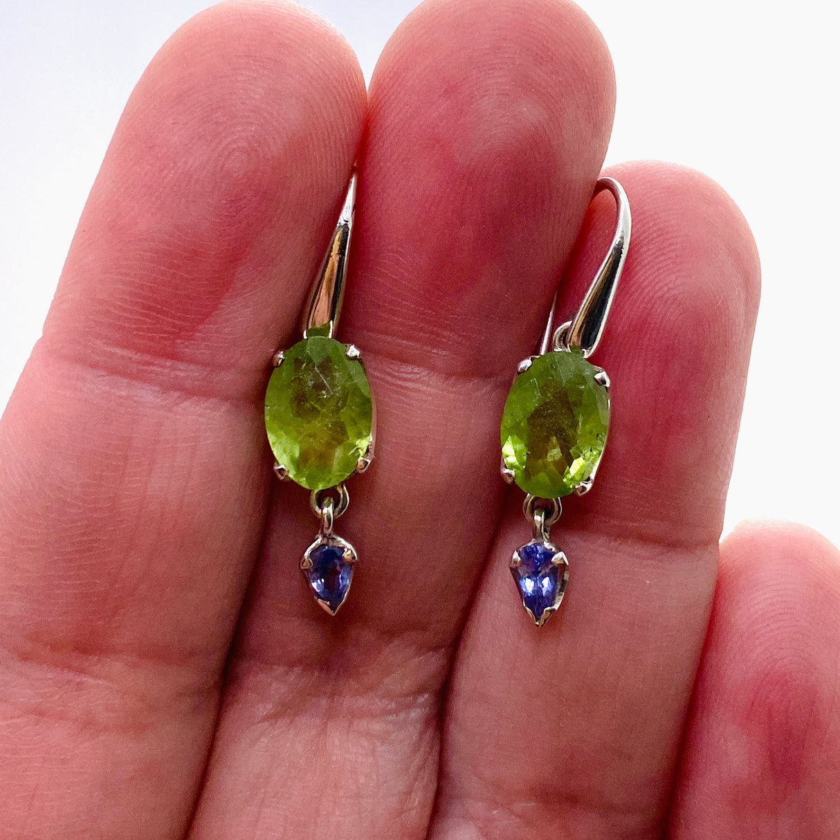 Peridot Oval Faceted Earrings with Tanzanite PEGJ189