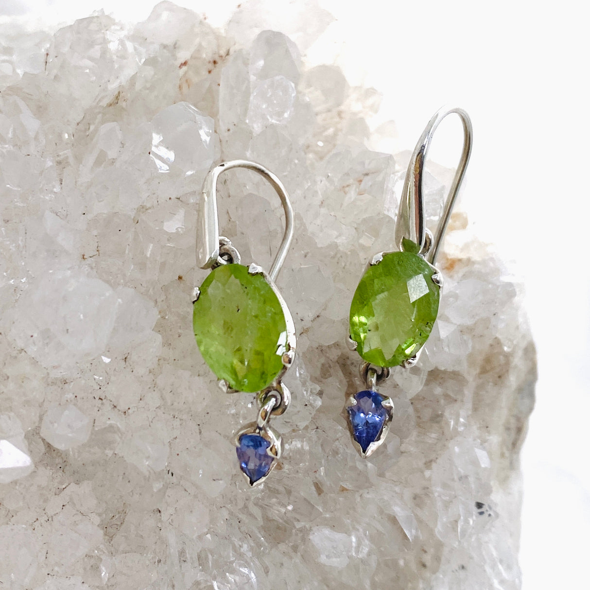 Peridot Oval Faceted Earrings with Tanzanite PEGJ189