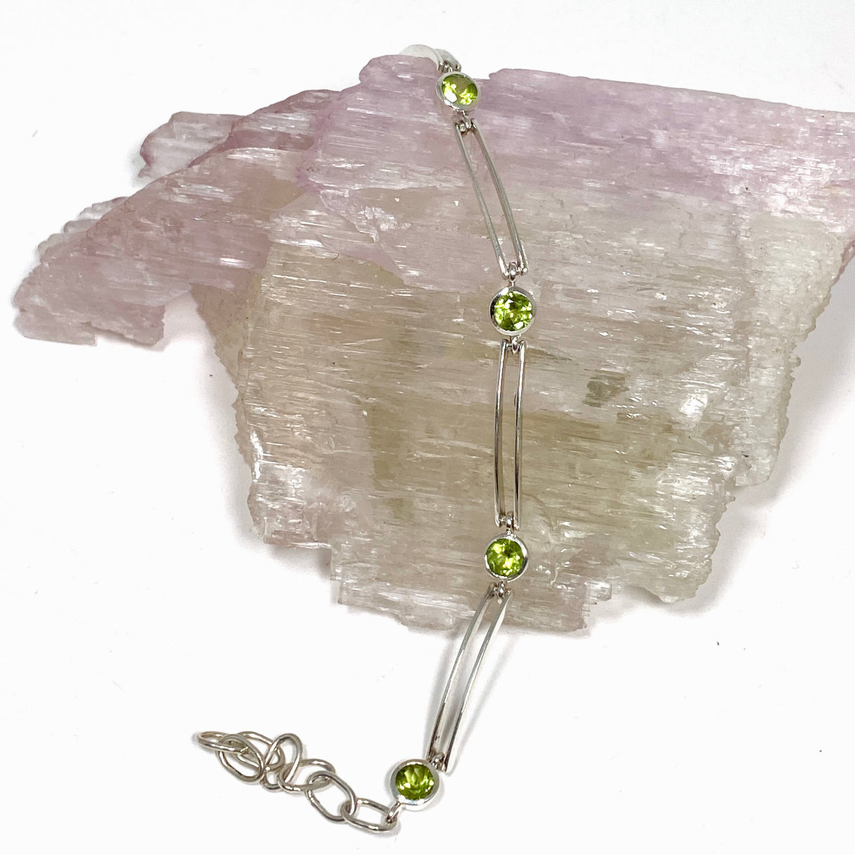 Peridot round faceted gemstones with silver split spacer design bracelet PBGJ005