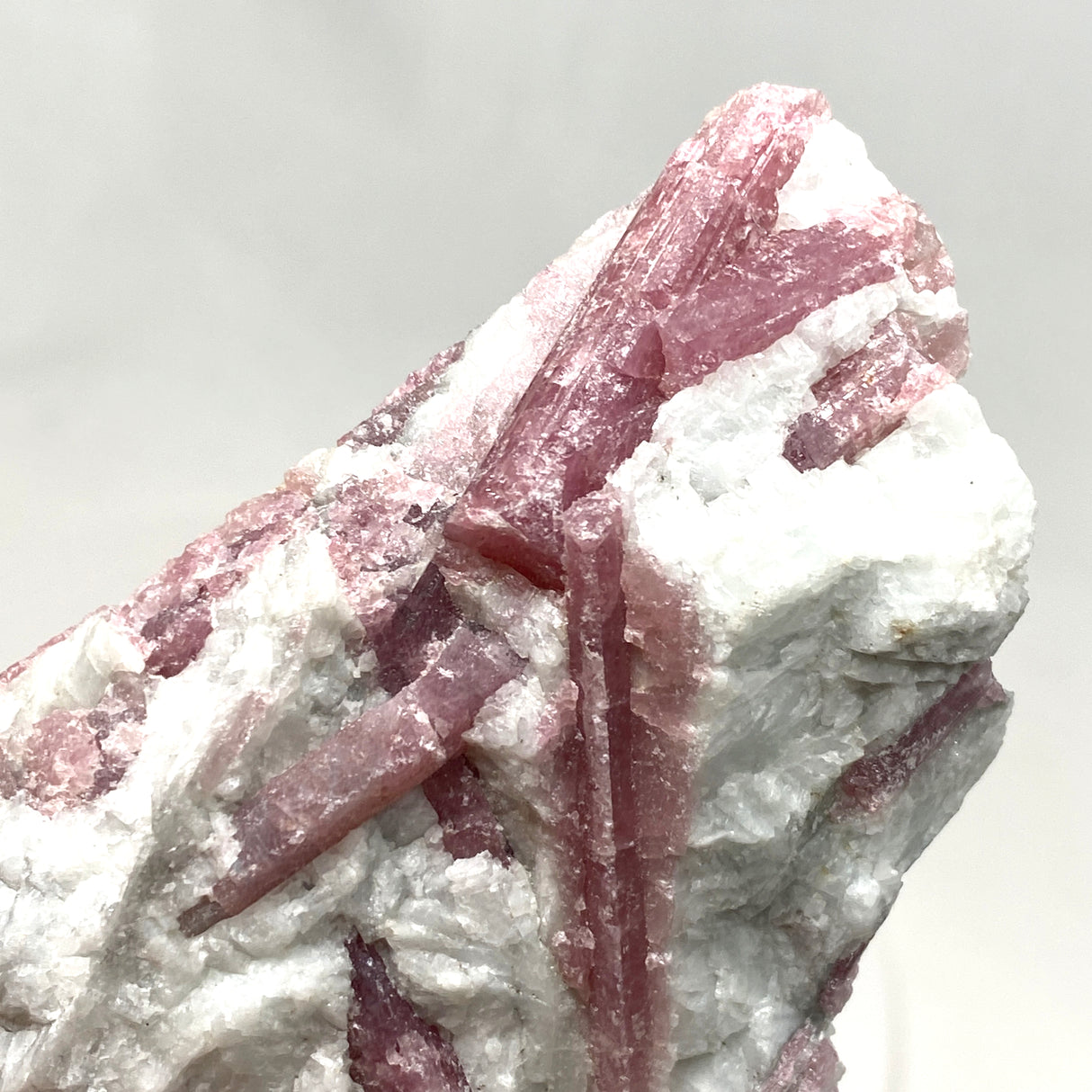 Pink Tourmaline on Quartz PTQ-01