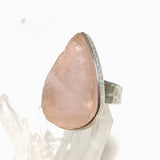 Rose Quartz raw teardrop ring with hammered band s.9 KRGJ1301