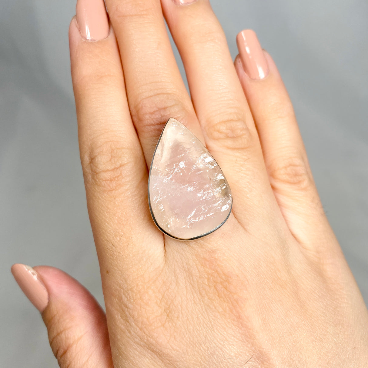 Rose Quartz raw teardrop ring with hammered band s.9 KRGJ1301