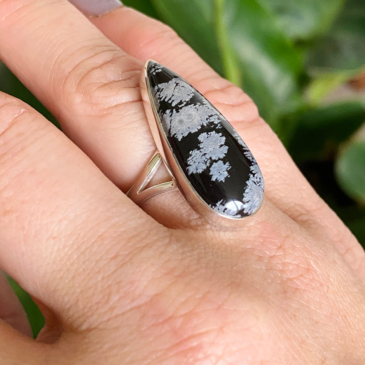 Snowflake Obsidian Teardrop Cabochon Split Band Ring Size 7 KRGJ3353