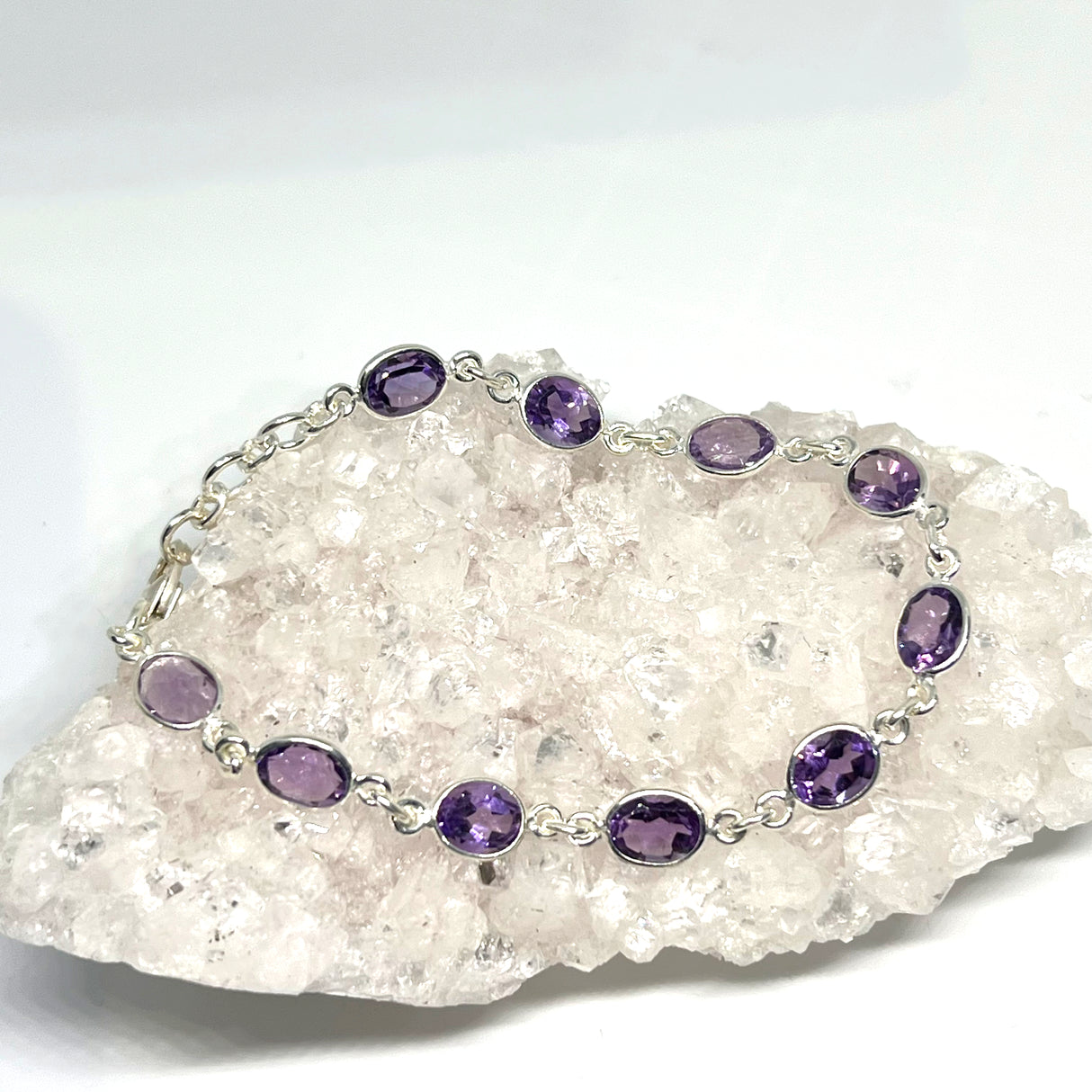 Amethyst faceted gemstones in 925 silver bezel setting bracelet PBGJ015