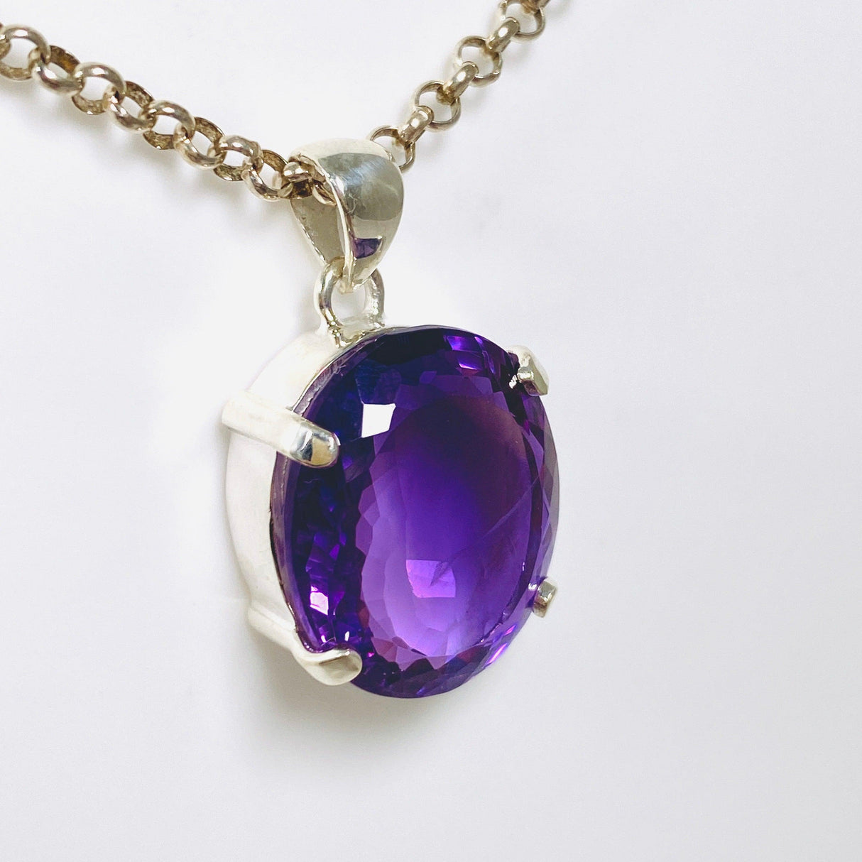 Amethyst faceted oval pendant KPGJ3933 - Nature's Magick