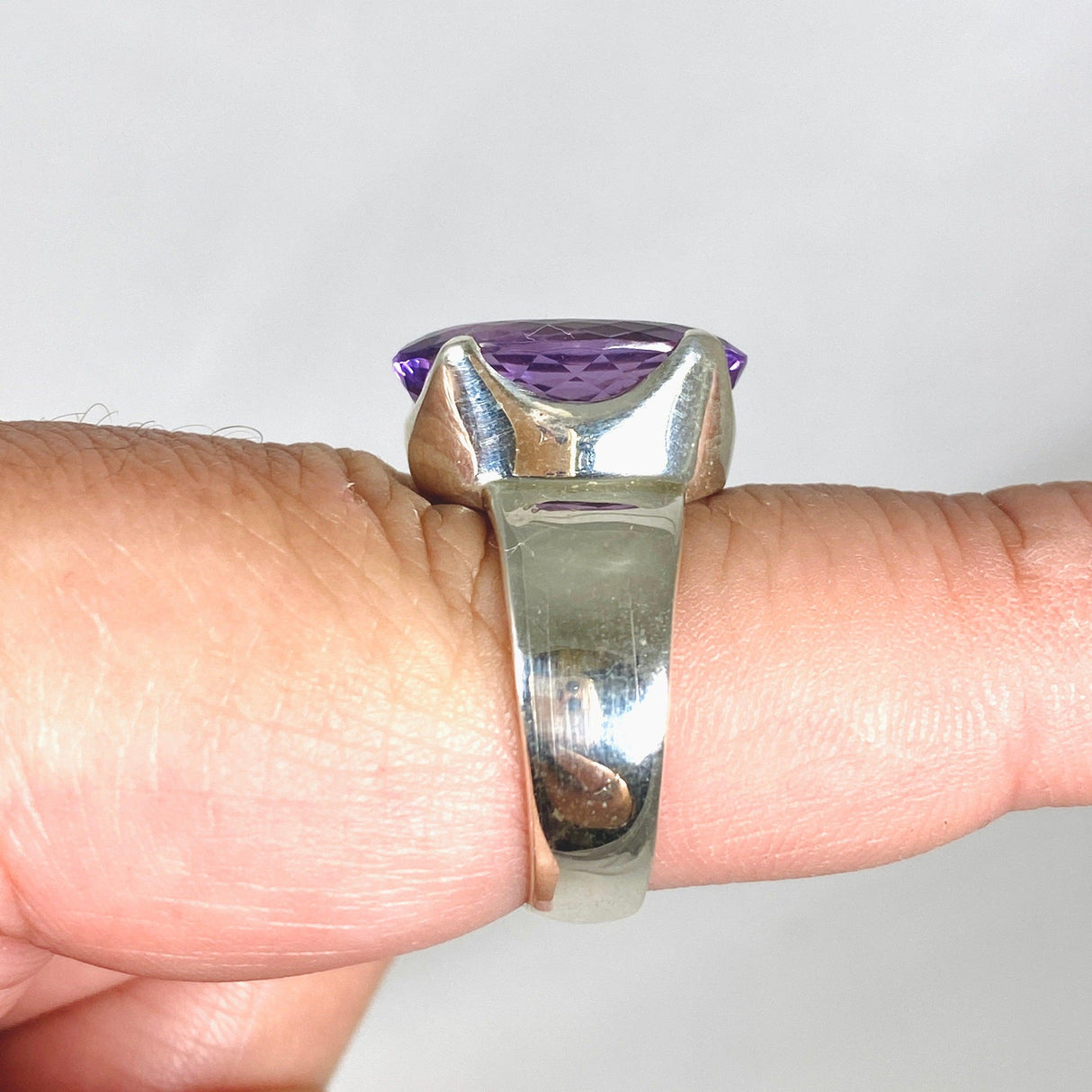 Amethyst faceted oval ring s.9 KRGJ2967 - Nature's Magick