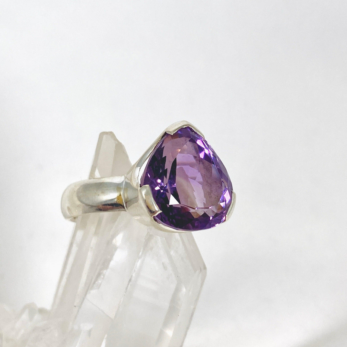 Amethyst faceted triangular ring s.7 KRGJ2962 - Nature's Magick