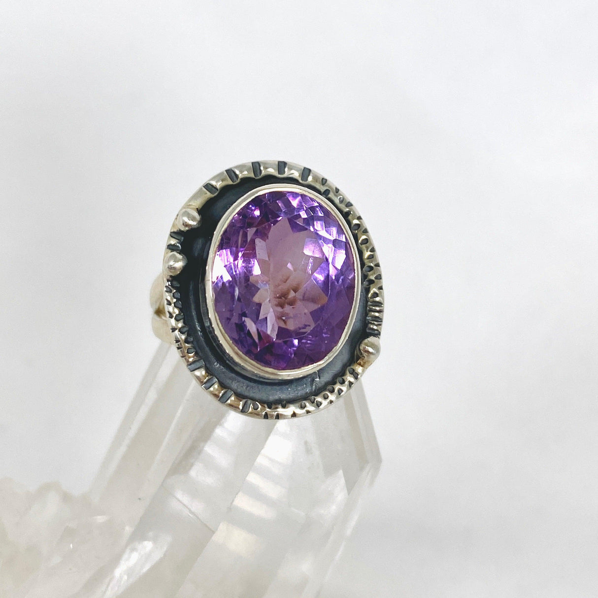 Amethyst oval ring with silver detailing s.6 KRGJ2955 - Nature's Magick