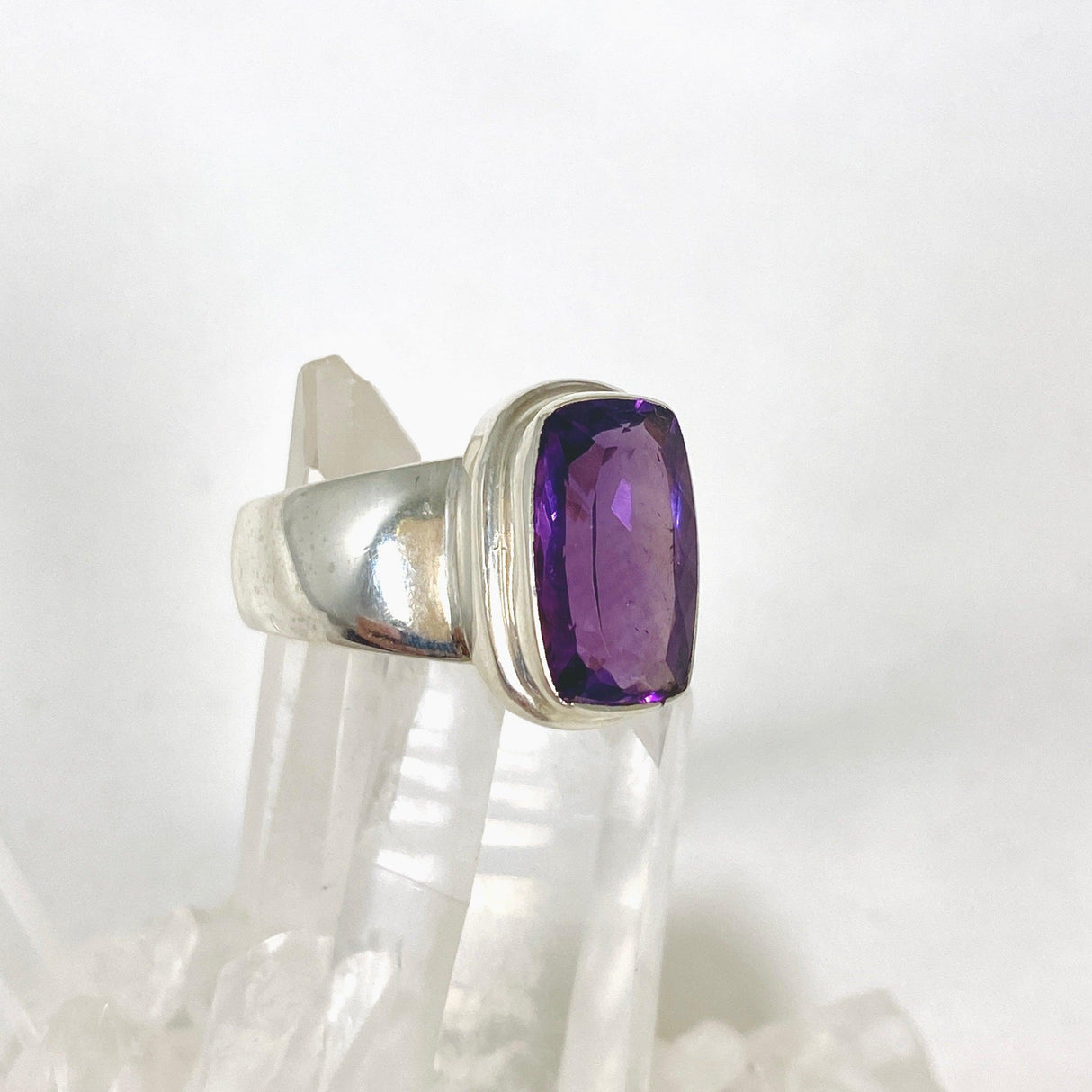 Amethyst rectangular faceted ring s.9 KRGJ2946 - Nature's Magick