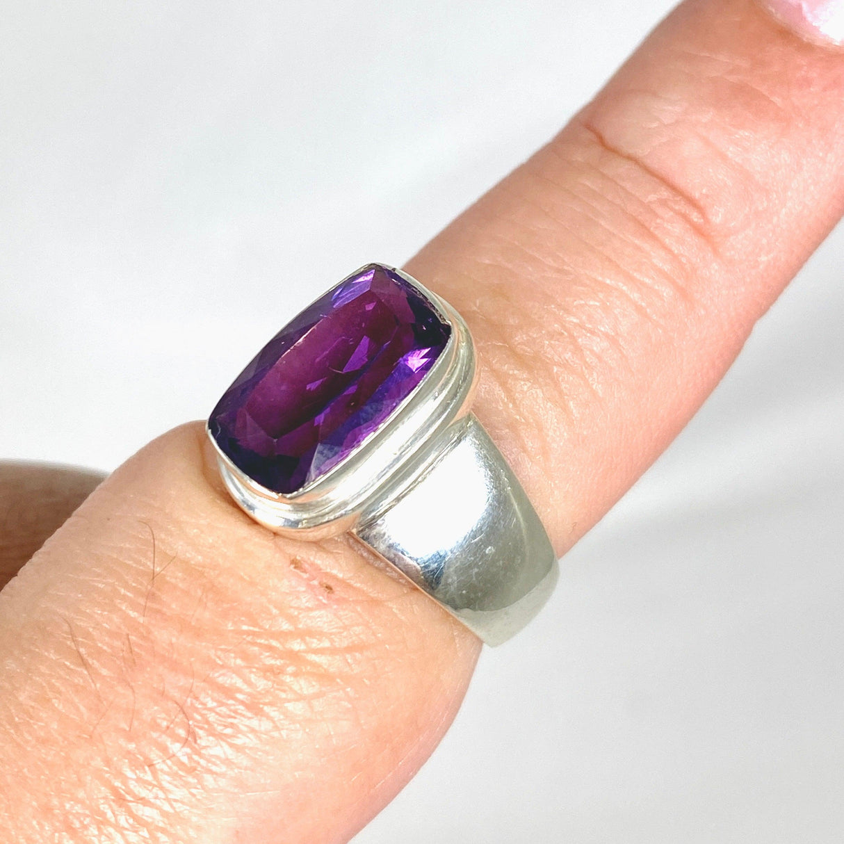 Amethyst rectangular faceted ring s.9 KRGJ2946 - Nature's Magick