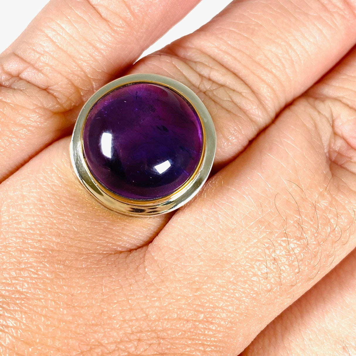 Amethyst round ring with brass detailing s.11 KRGJ2961 - Nature's Magick