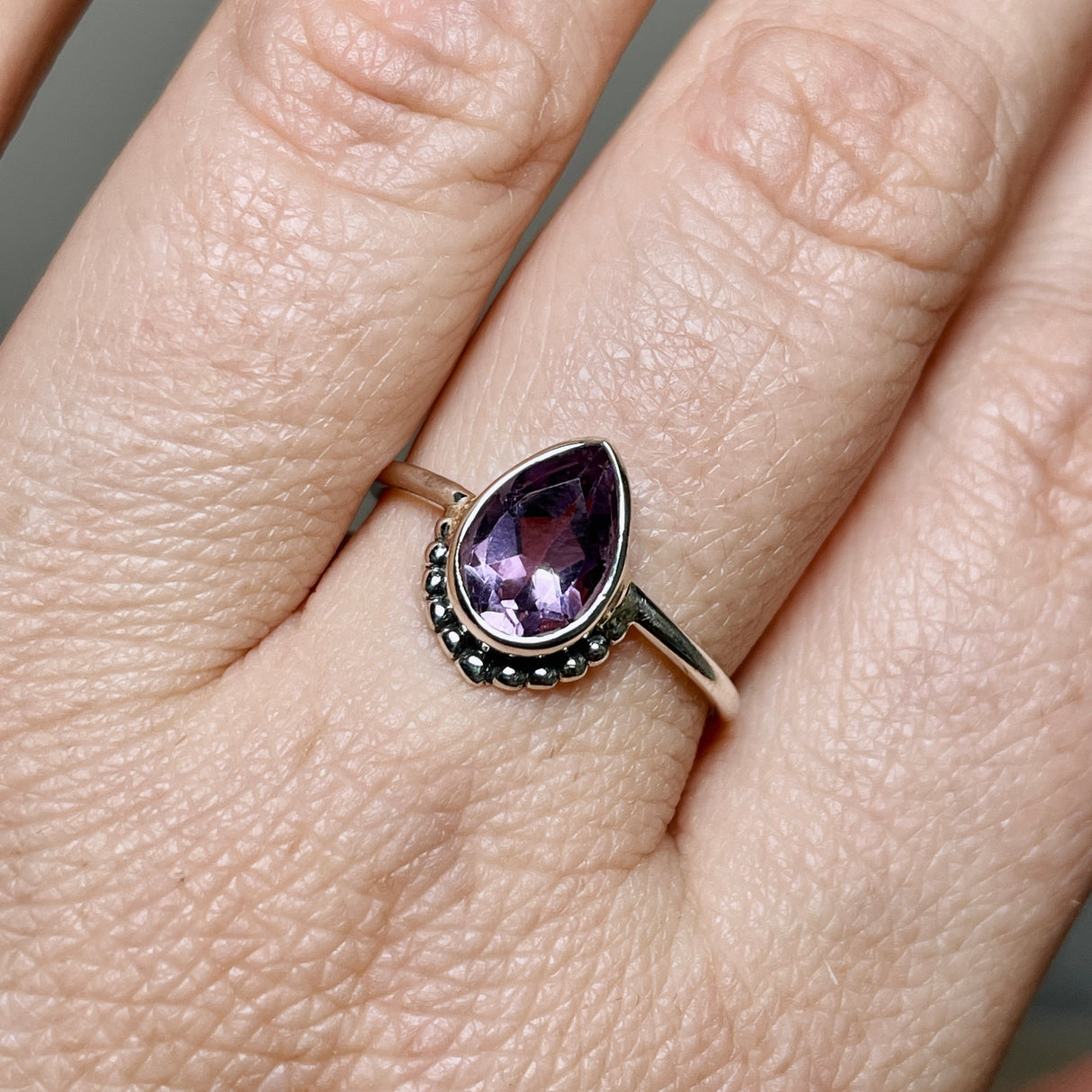 Amethyst Teardrop fine band ring R3800-AME