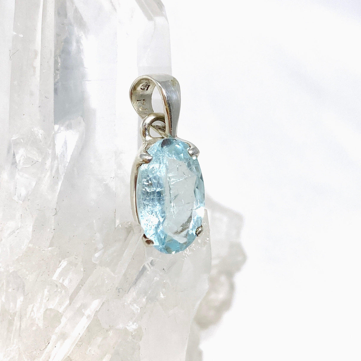 Aquamarine Faceted Petite Oval Pendant PPGJ743 - Nature's Magick