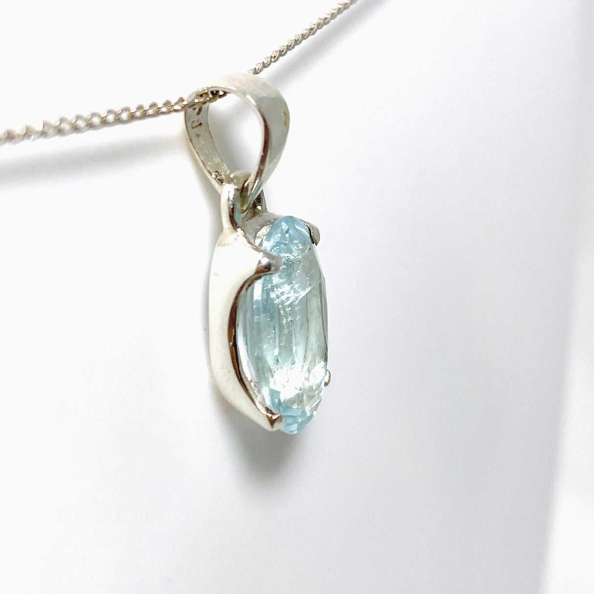 Aquamarine Faceted Petite Oval Pendant PPGJ743 - Nature's Magick