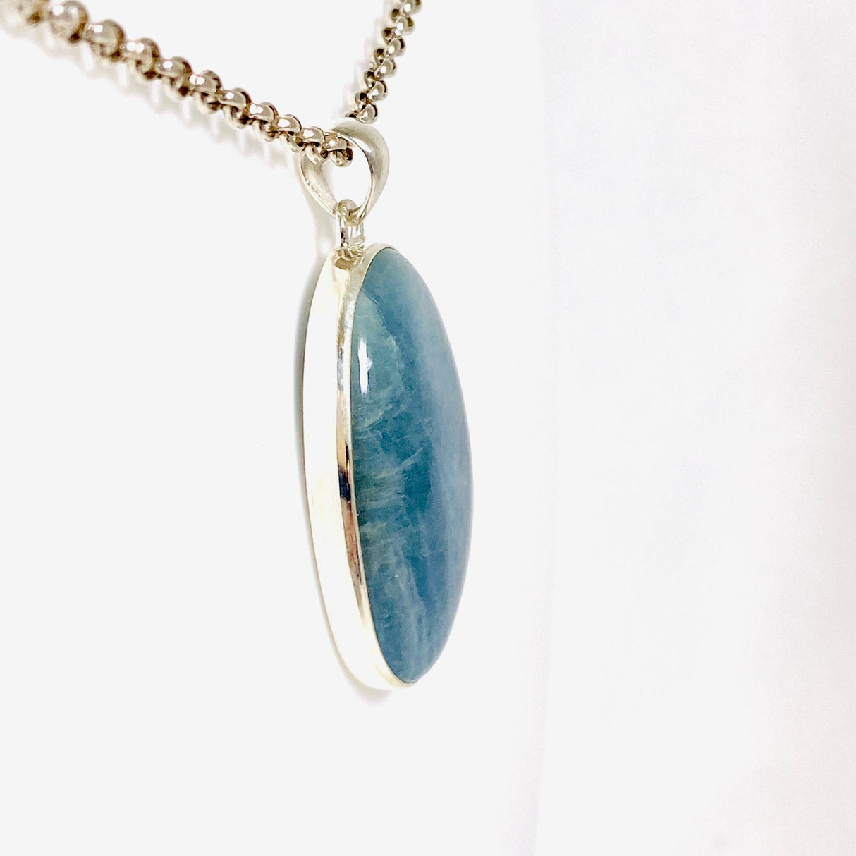 Aquamarine oval pendant KPGJ3711 - Nature's Magick