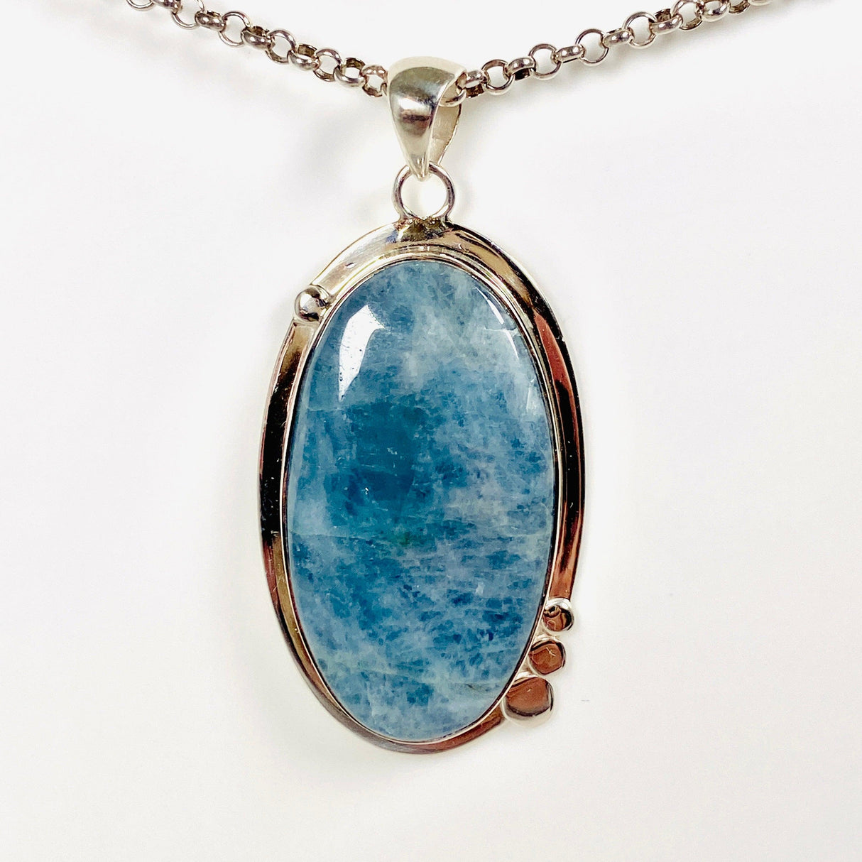 Aquamarine oval pendant with silver detail KPGJ3717 - Nature's Magick