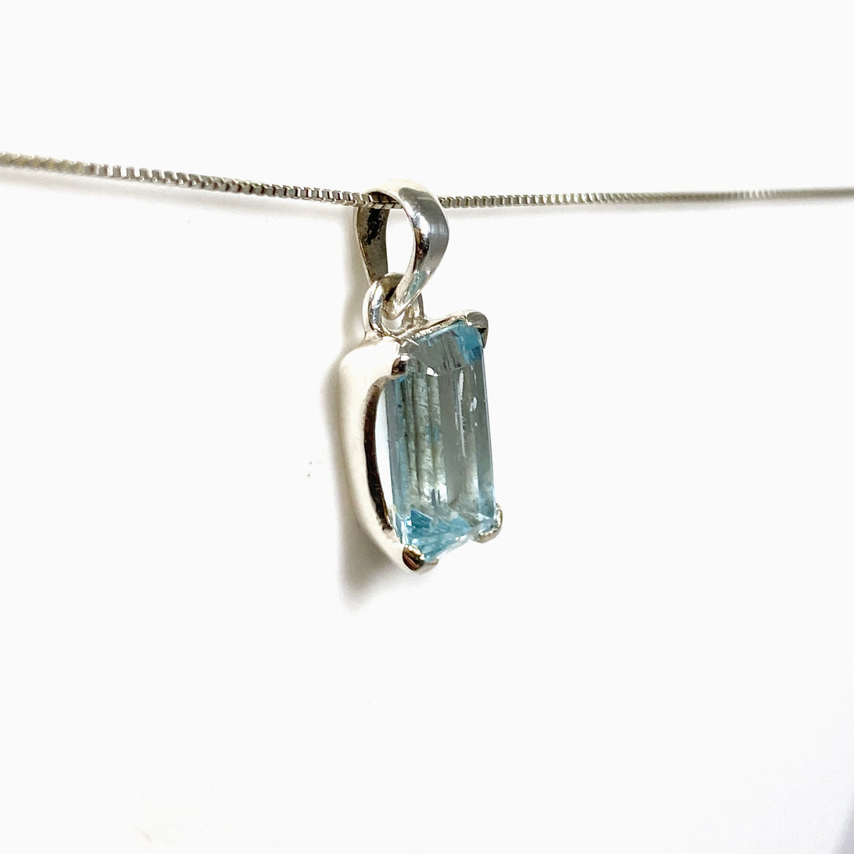 Aquamarine Rectangular Faceted Pendant PPGJ1117