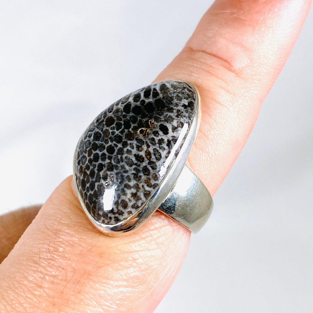 Black Fossilated Coral freeform ring s.10 KRGJ2450 - Nature's Magick