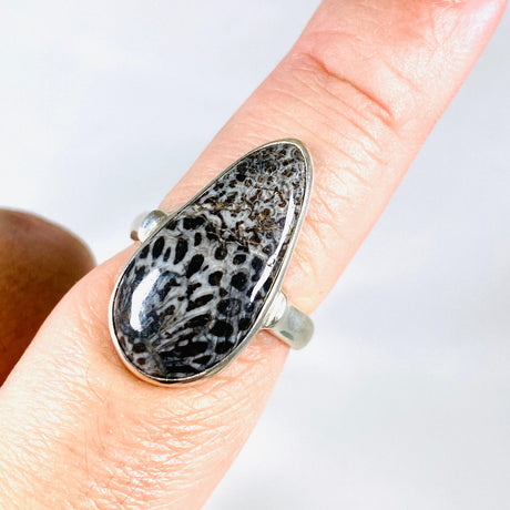 Black Fossilated Coral teardrop ring s.9 KRGJ2448 - Nature's Magick