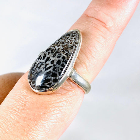 Black Fossilated Coral teardrop ring s.9 KRGJ2448 - Nature's Magick