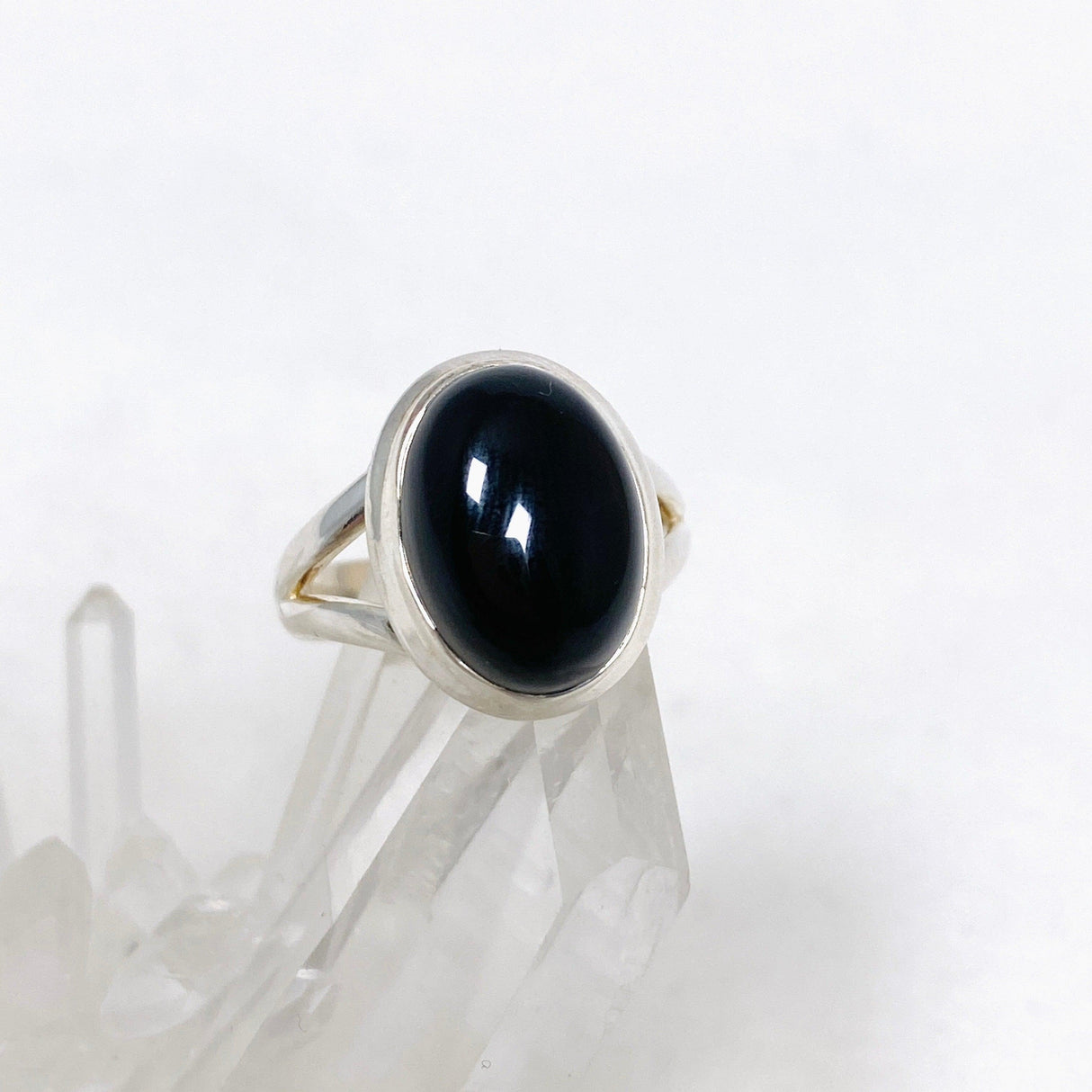 Black Onyx Oval Ring s.9 KRGJ2994 - Nature's Magick