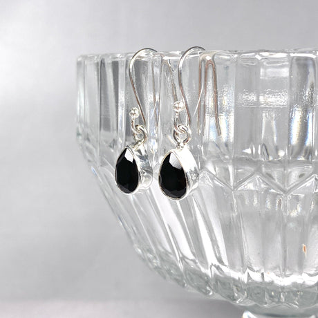 Black Onyx petite teardrop faceted earrings R2363-BOD - Nature's Magick