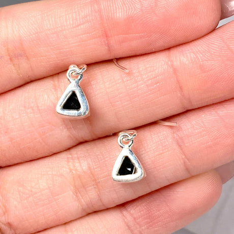 Black Onyx petite triangular faceted earrings R2363-BOT - Nature's Magick