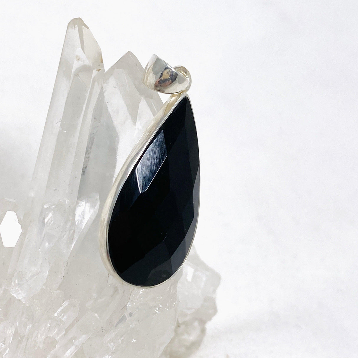 Black Onyx Teardrop Faceted Pendant KPGJ3973 - Nature's Magick