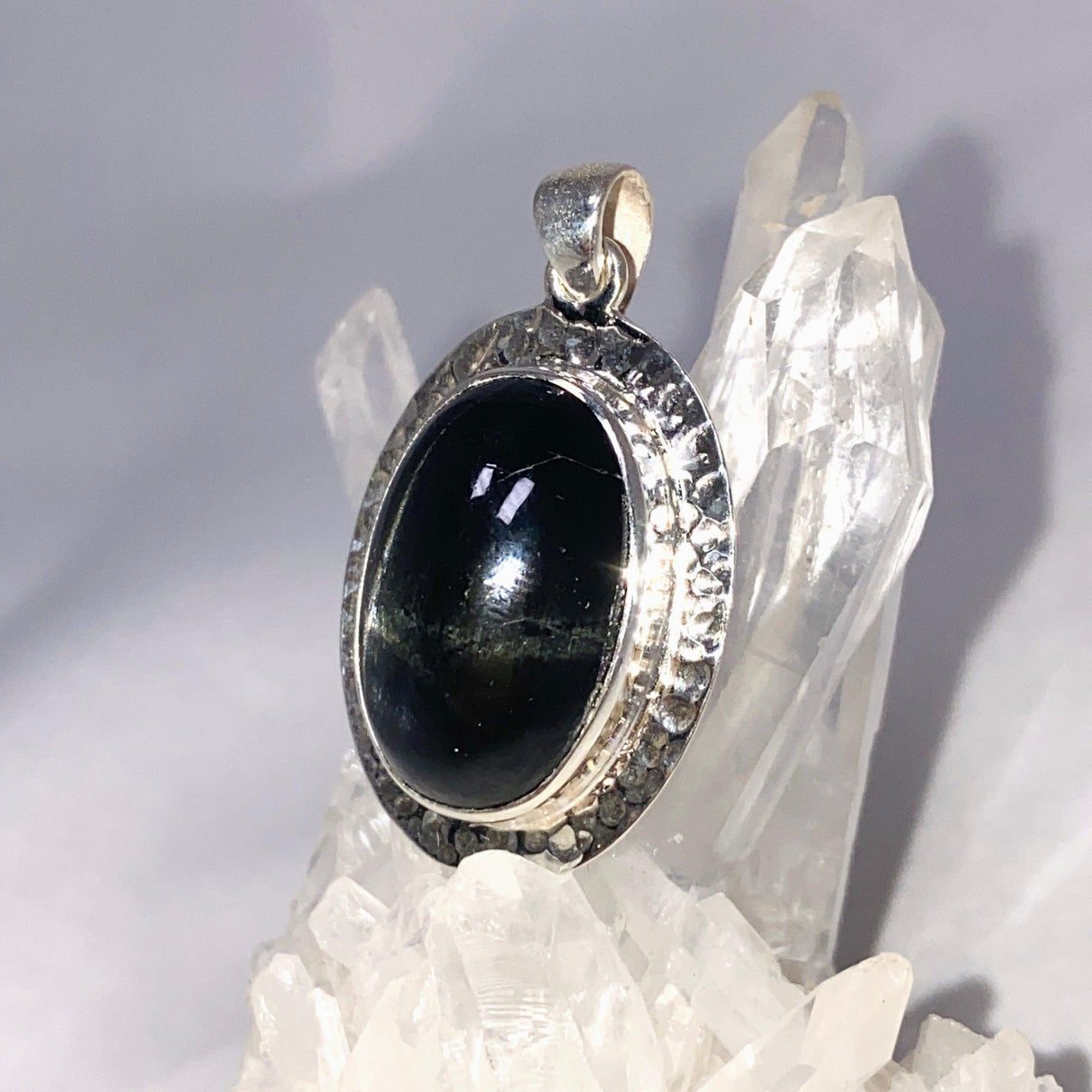 Black Star Diopside Oval Pendant in a Hammered Setting KPGJ4476 - Nature's Magick