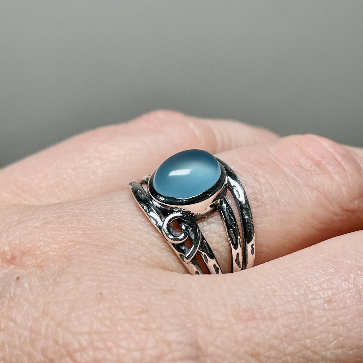 Blue Chalcedony Cabochon Ring in a Decorative Setting R4025