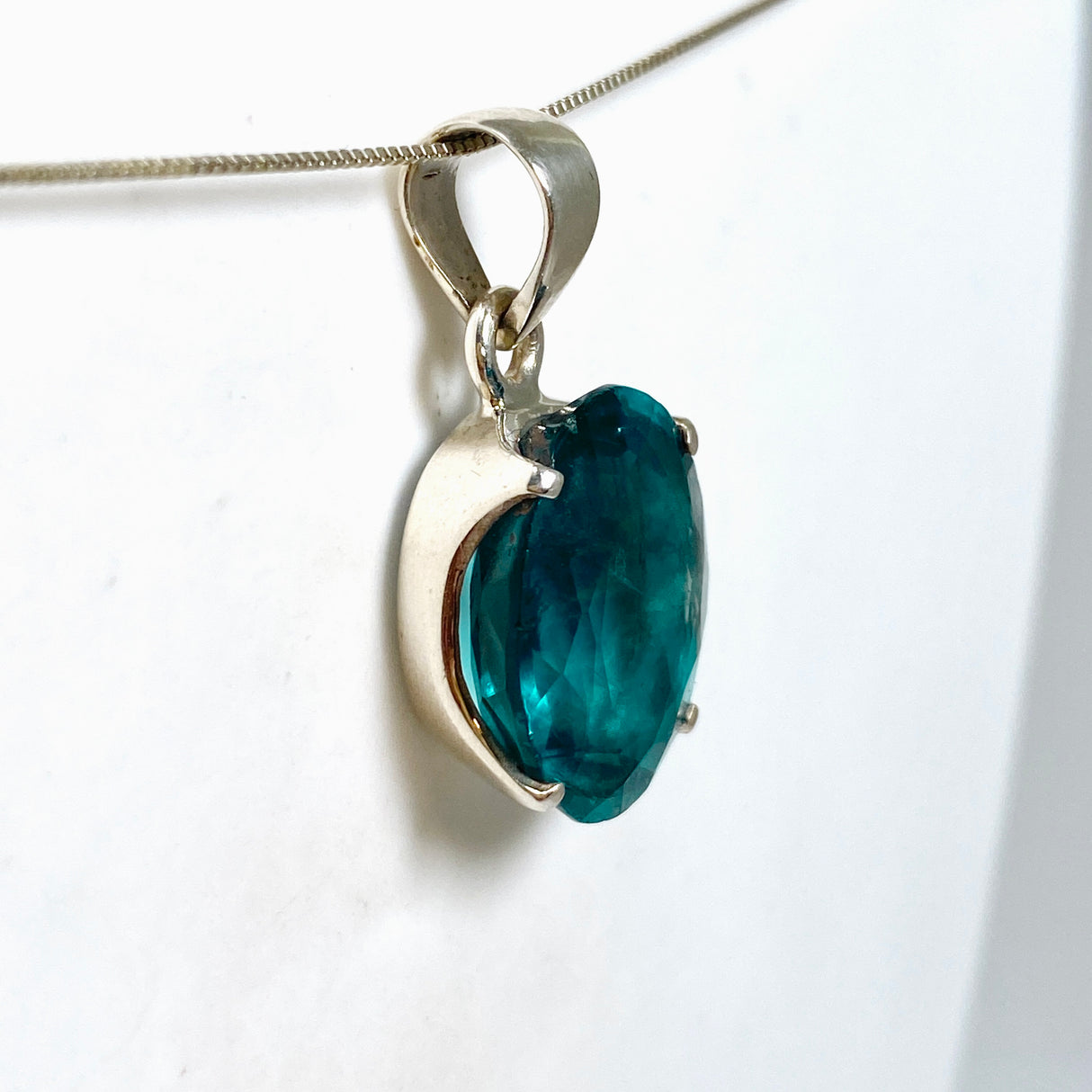 Blue Fluorite Oval Faceted Pendant PPGJ1282