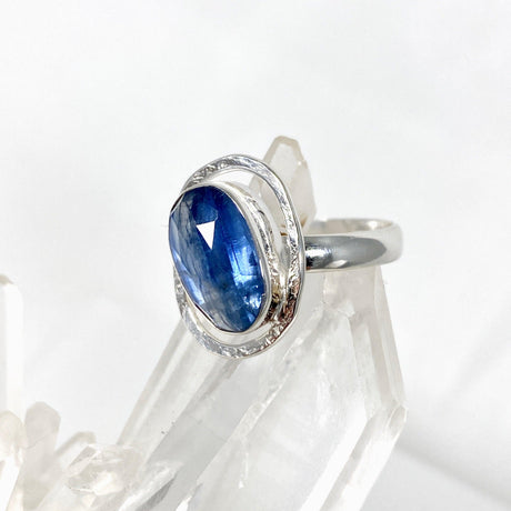Blue Kyanite Faceted Ring s.6 LRGJ-04