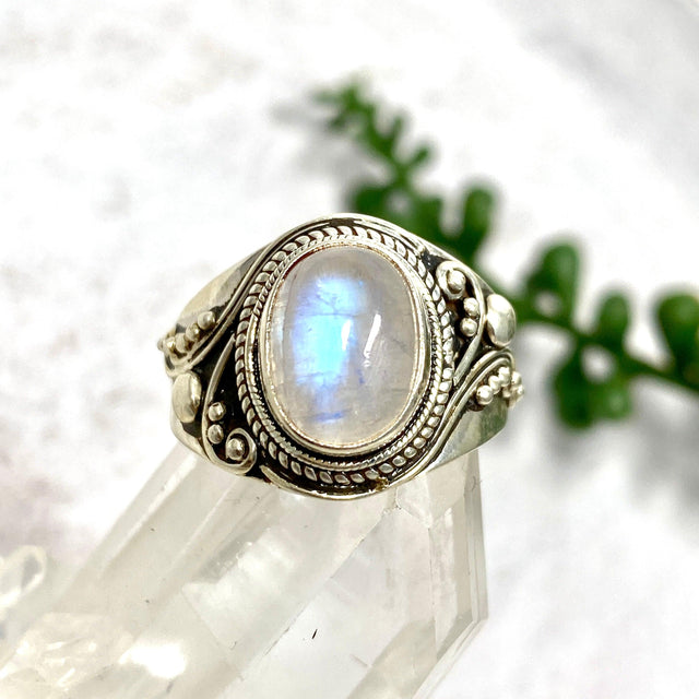 Boho Style Moonstone oval ring s.9 R4075-MS - Nature's Magick