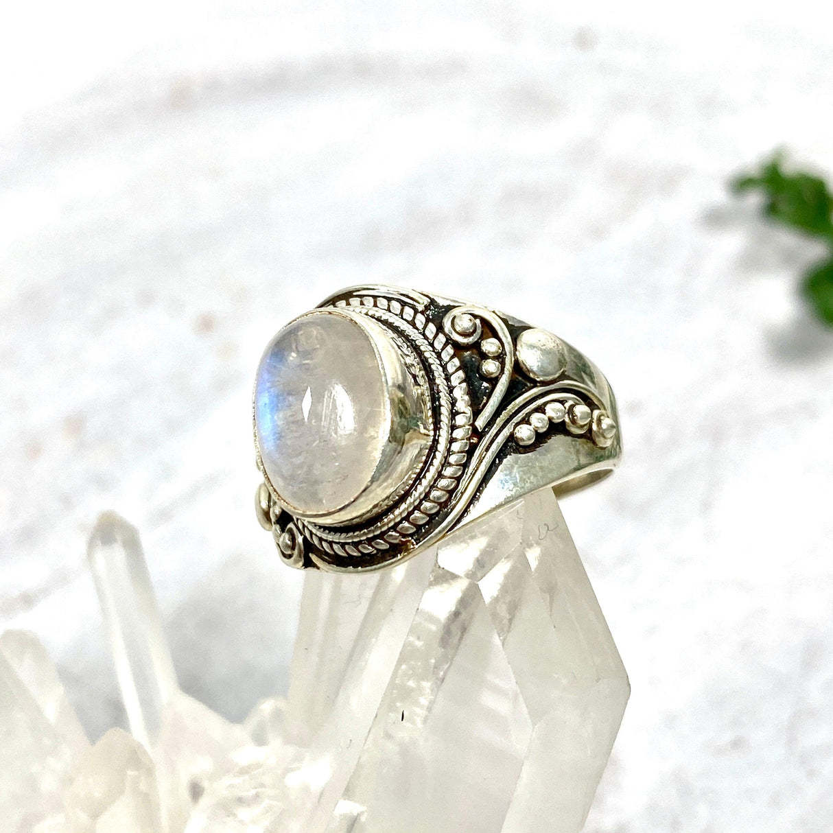 Boho Style Moonstone oval ring s.9 R4075-MS - Nature's Magick