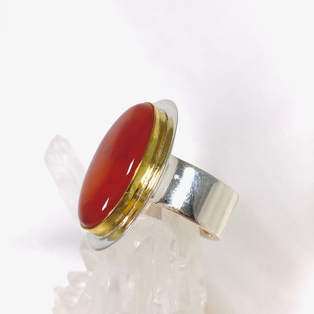 Carnelian oval ring with gold detailing s.7 KRGJ2864 - Nature's Magick