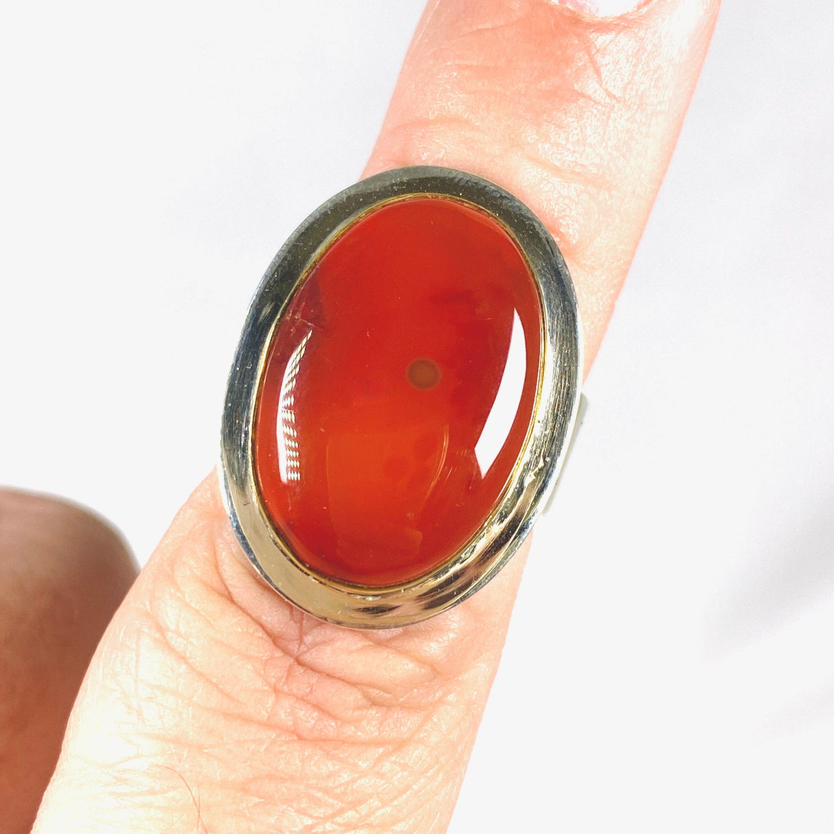 Carnelian oval ring with gold detailing s.7 KRGJ2864 - Nature's Magick