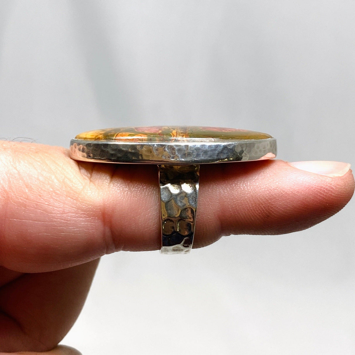 Cherry Creek Jasper Hammered band oval ring s.7 KRGJ1601 - Nature's Magick