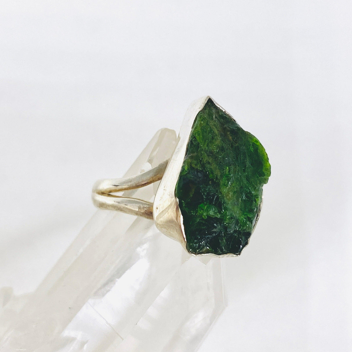 Chrome Diopside raw ring s.5.5 KRGJ2014 - Nature's Magick