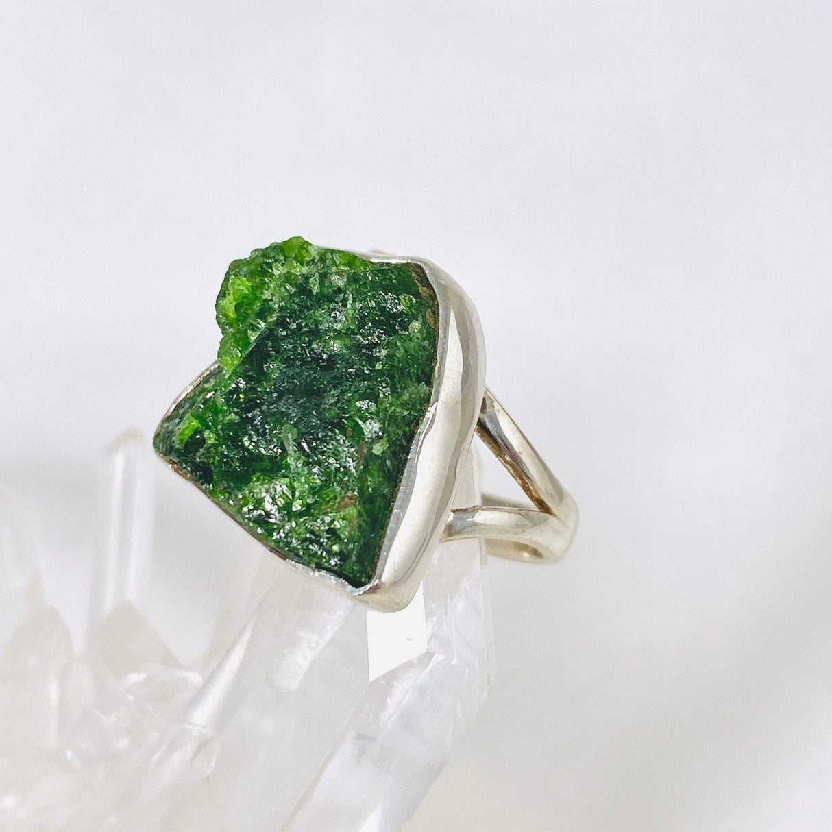 Chrome Diopside raw ring s.8 KRGJ2015 - Nature's Magick
