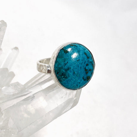 Chrysocolla with Shattuckite and Dioptase Round Ring with a Hammered Band Size 9 KRGJ3235 - Nature's Magick