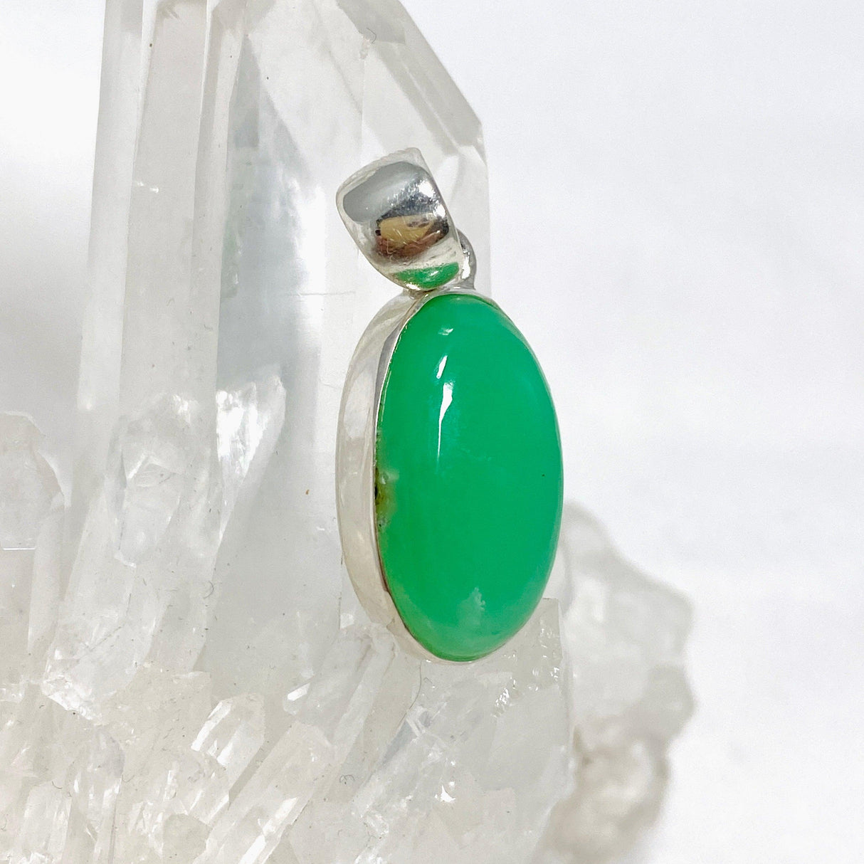 Chrysoprase Oval Pendant KPGJ4455 - Nature's Magick