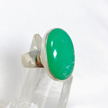 Chrysoprase Oval Ring Size 7 KRGJ3240 - Nature's Magick