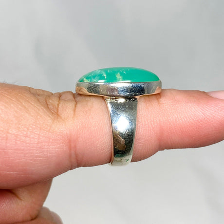 Chrysoprase Oval Ring Size 7 KRGJ3240 - Nature's Magick